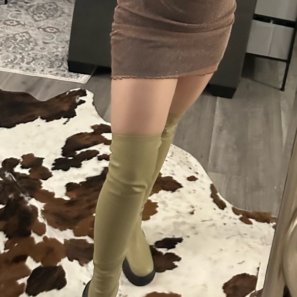 New Over the Knee Stretch Boots Olive - Picture 2 of 4